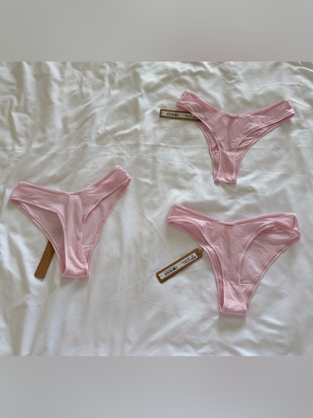 FITS EVERYBODY
Dipped Front Thong